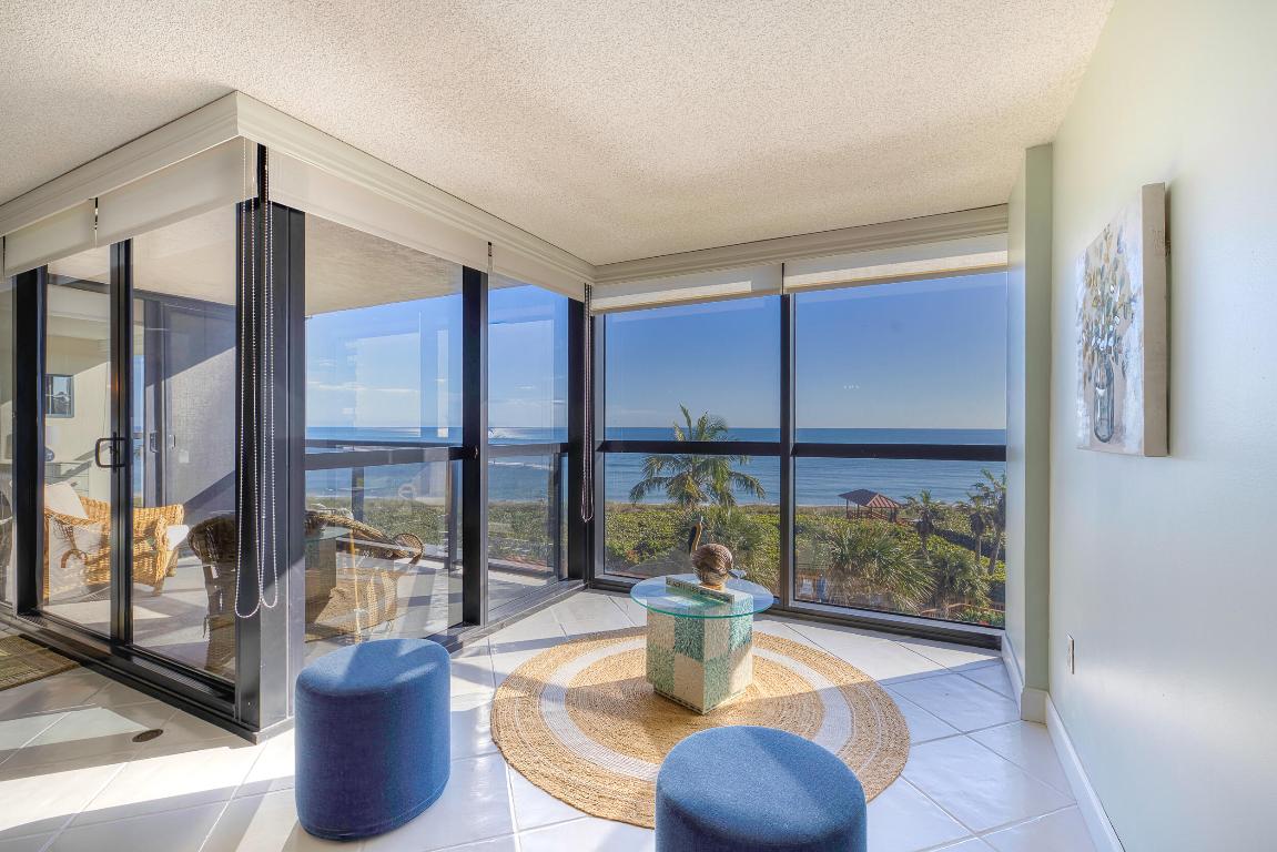 HUTCHINSON ISLAND CLUB - Residential Lease