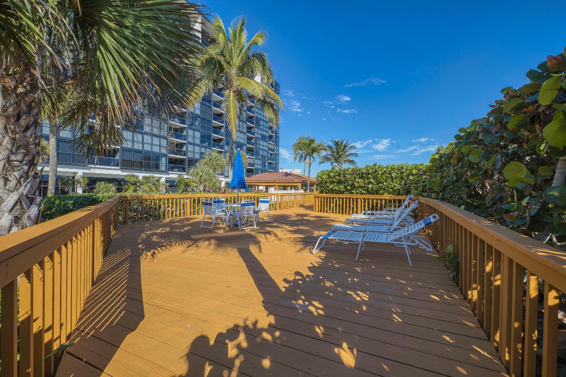 HUTCHINSON ISLAND CLUB - Residential Lease