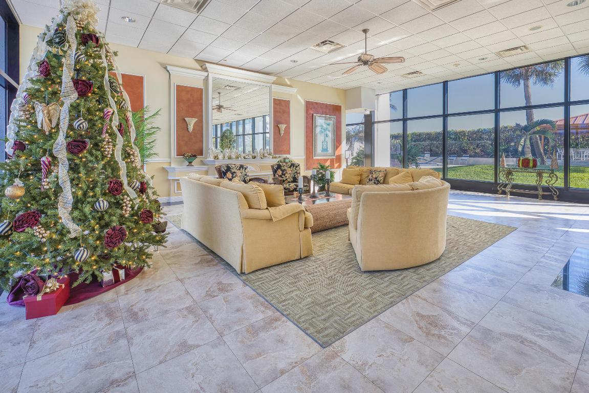 HUTCHINSON ISLAND CLUB - Residential Lease