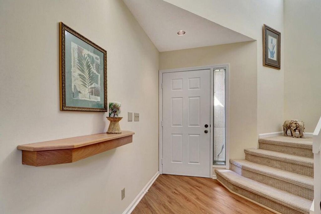 Photo of 858 Windermere Way, Palm Beach Gardens, FL 33418 (MLS # R11034384)