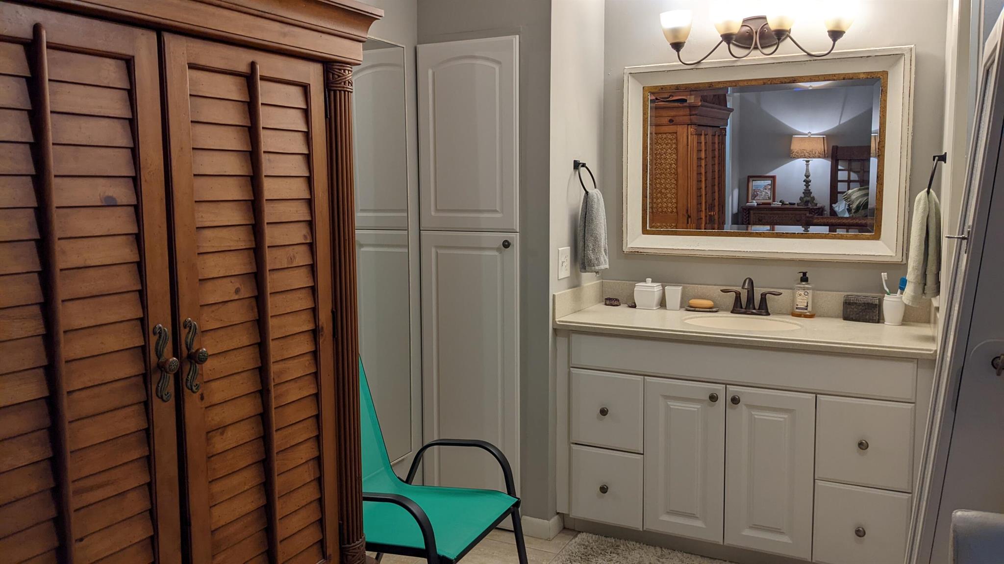 POINTE OVERLOOK CONDO - Residential Lease