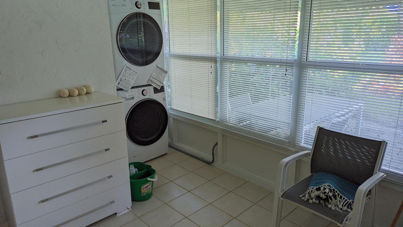 POINTE OVERLOOK CONDO - Residential Lease