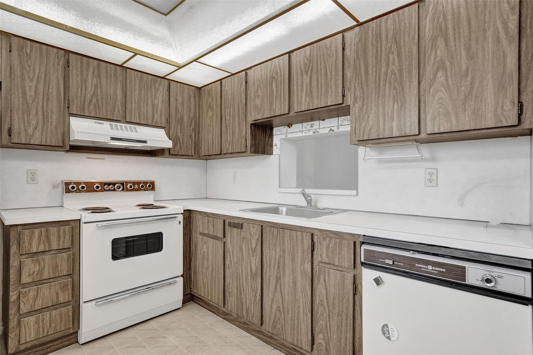 Meadowbrook Lakes - Residential