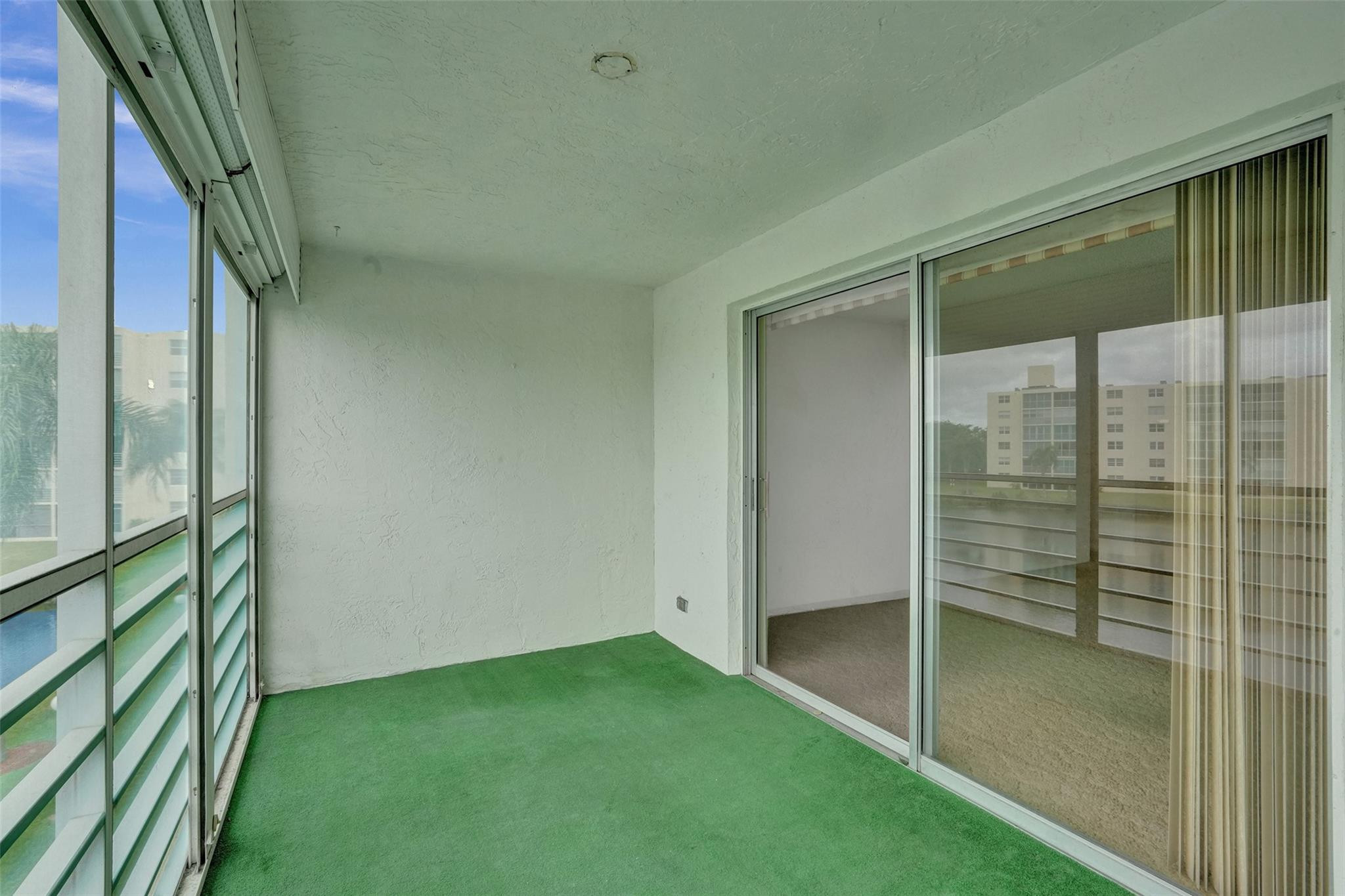 Meadowbrook Lakes - Residential