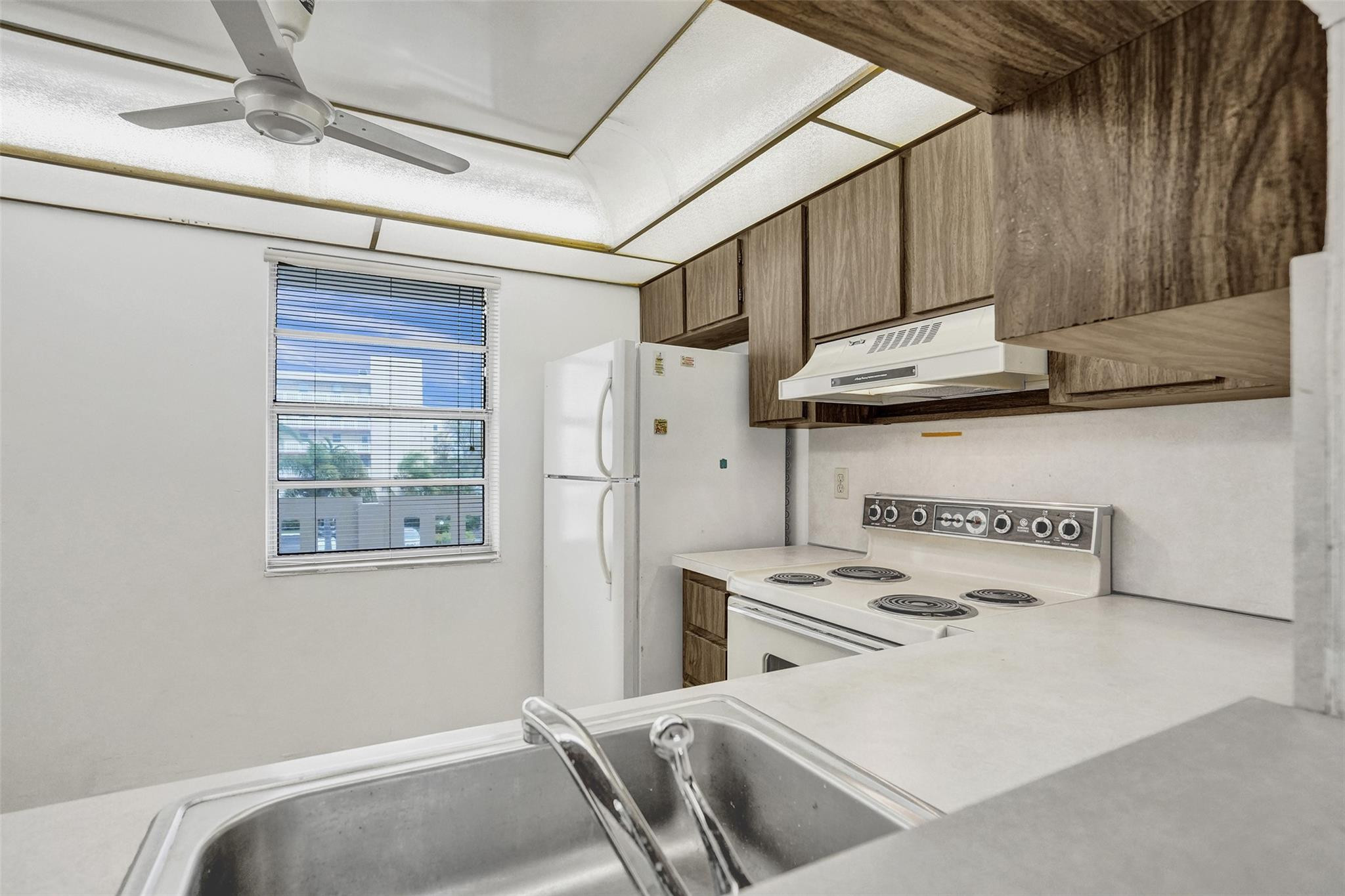 Meadowbrook Lakes - Residential