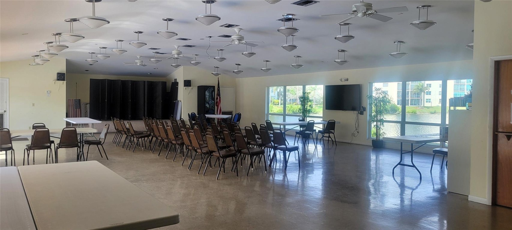 Meadowbrook Lakes - Residential