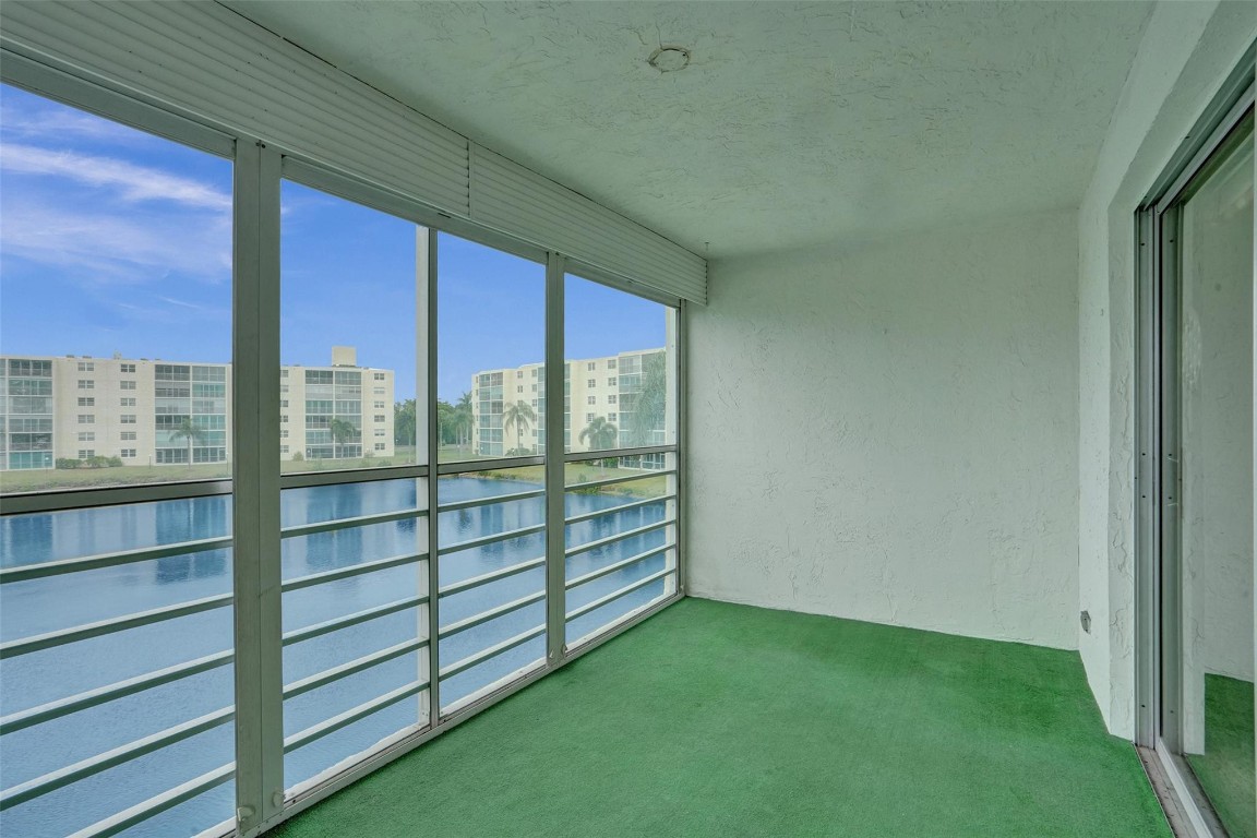 Meadowbrook Lakes - Residential