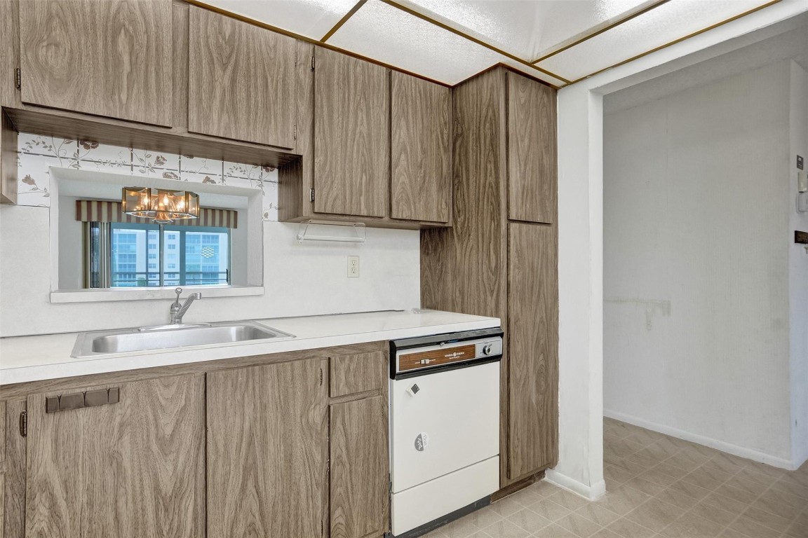 Meadowbrook Lakes - Residential