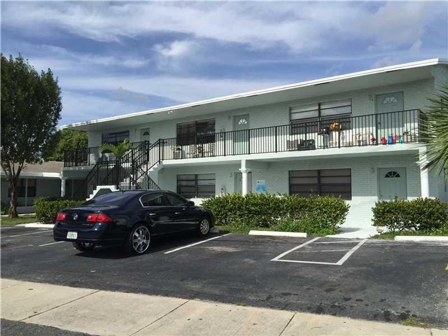 This fabulous unit is located close to all shopping, major roadways and eateries. The unit is freshly painted and ready to go.