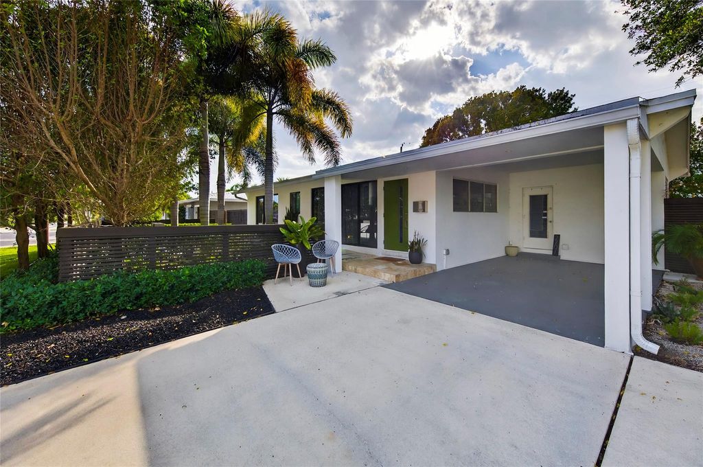 Photo of 2701 NE 10th Terrace, Wilton Manors, FL 33334 (MLS # F10550924)