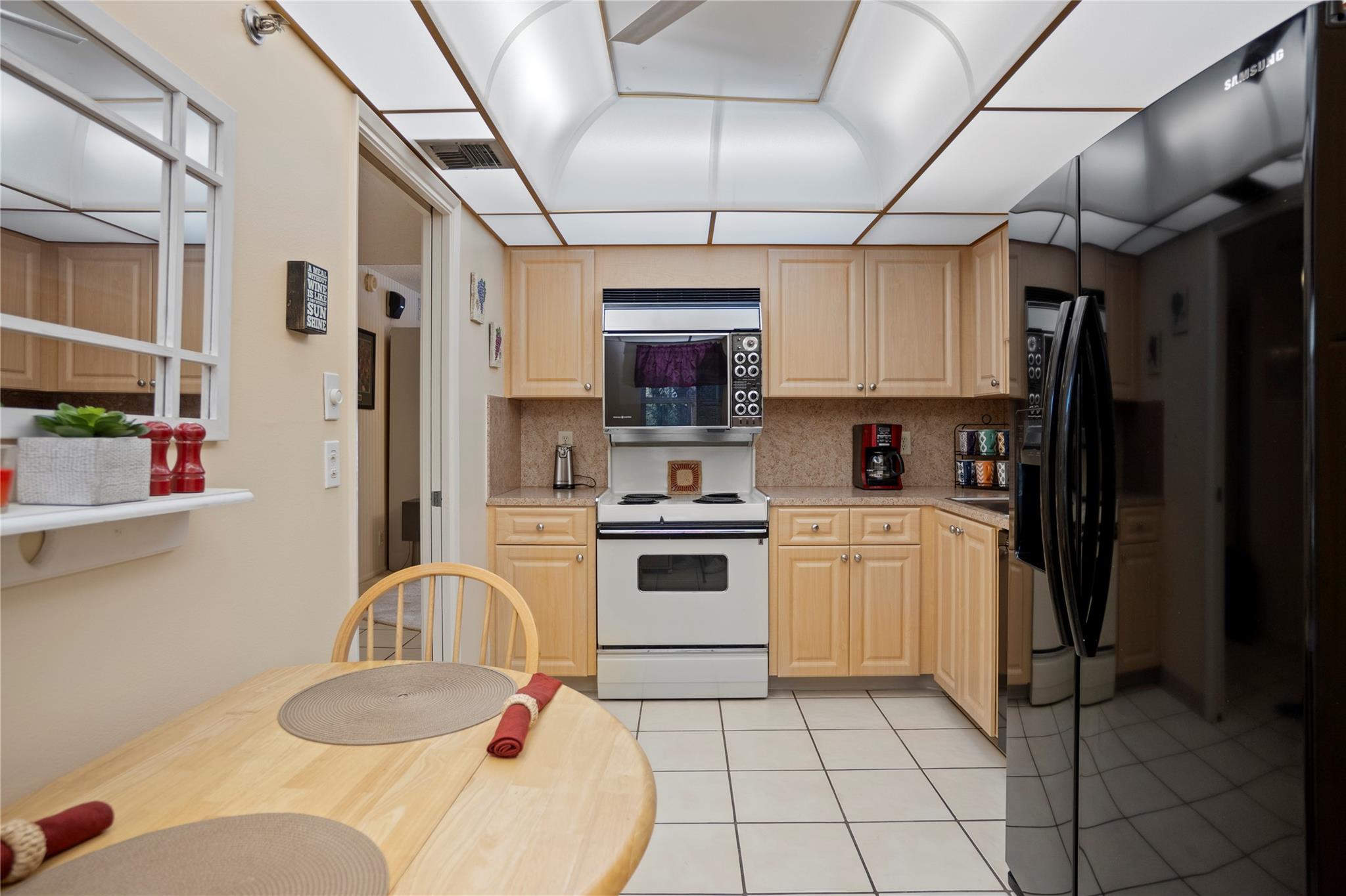 PALM-AIRE COUNTRY CLUB AP - Residential