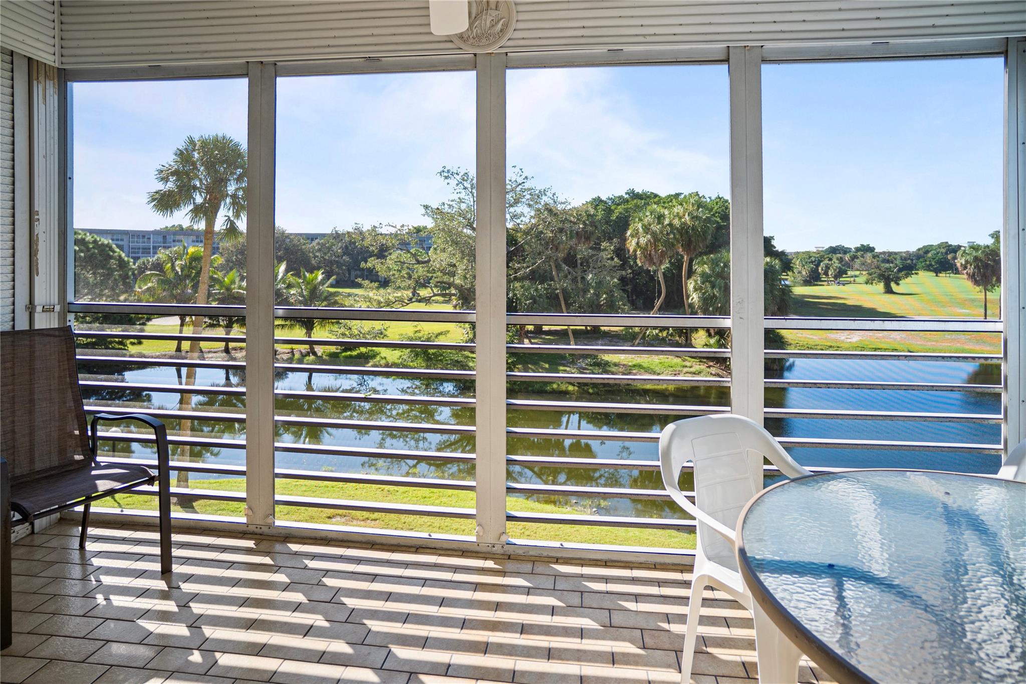 PALM-AIRE COUNTRY CLUB AP - Residential