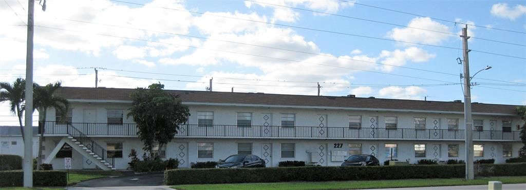 Photo of 227 Castlewood 101 Drive #101, North Palm Beach, FL 33408 (MLS # R10760219)