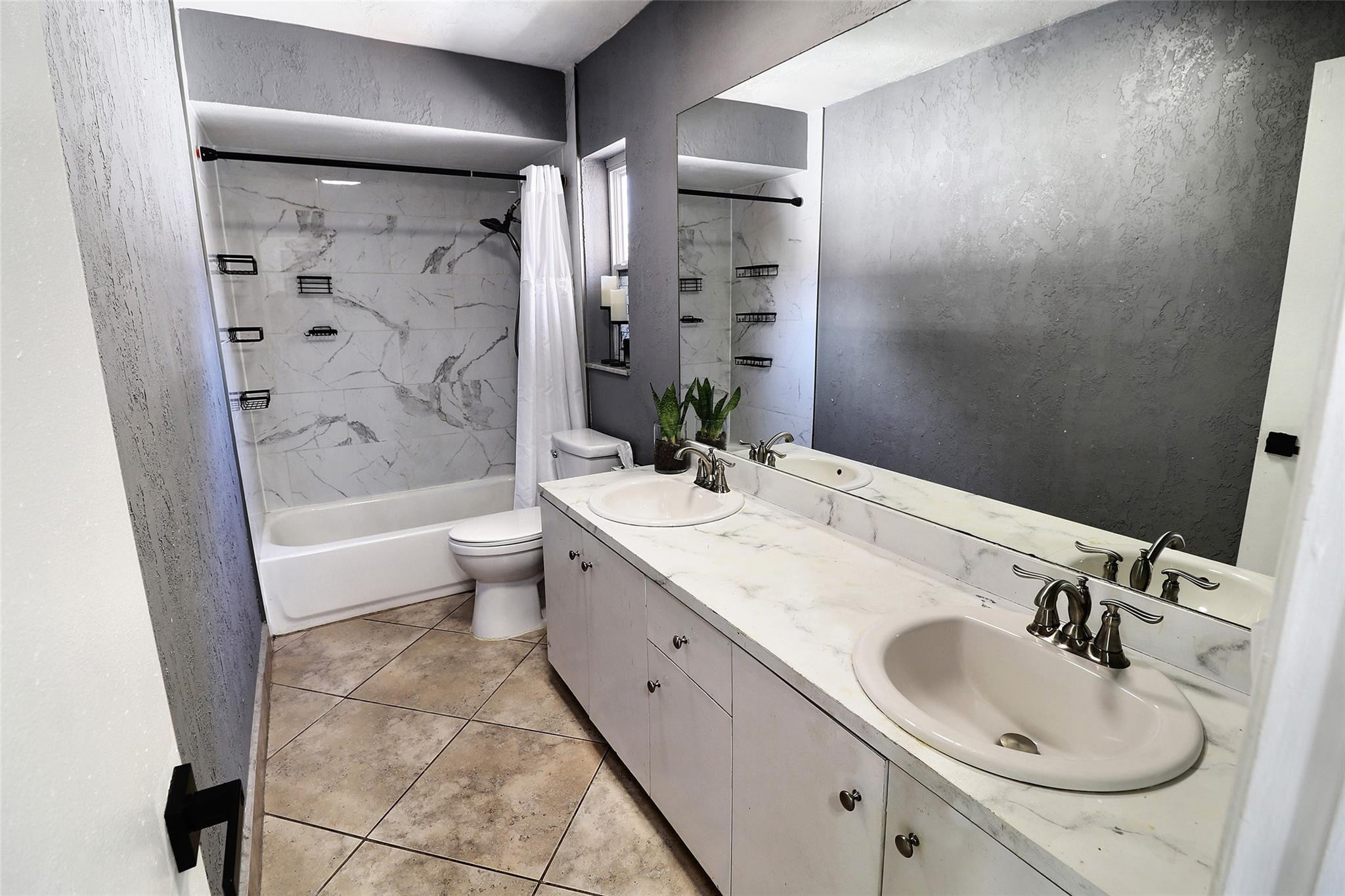 The Windings 70-44 B - Residential