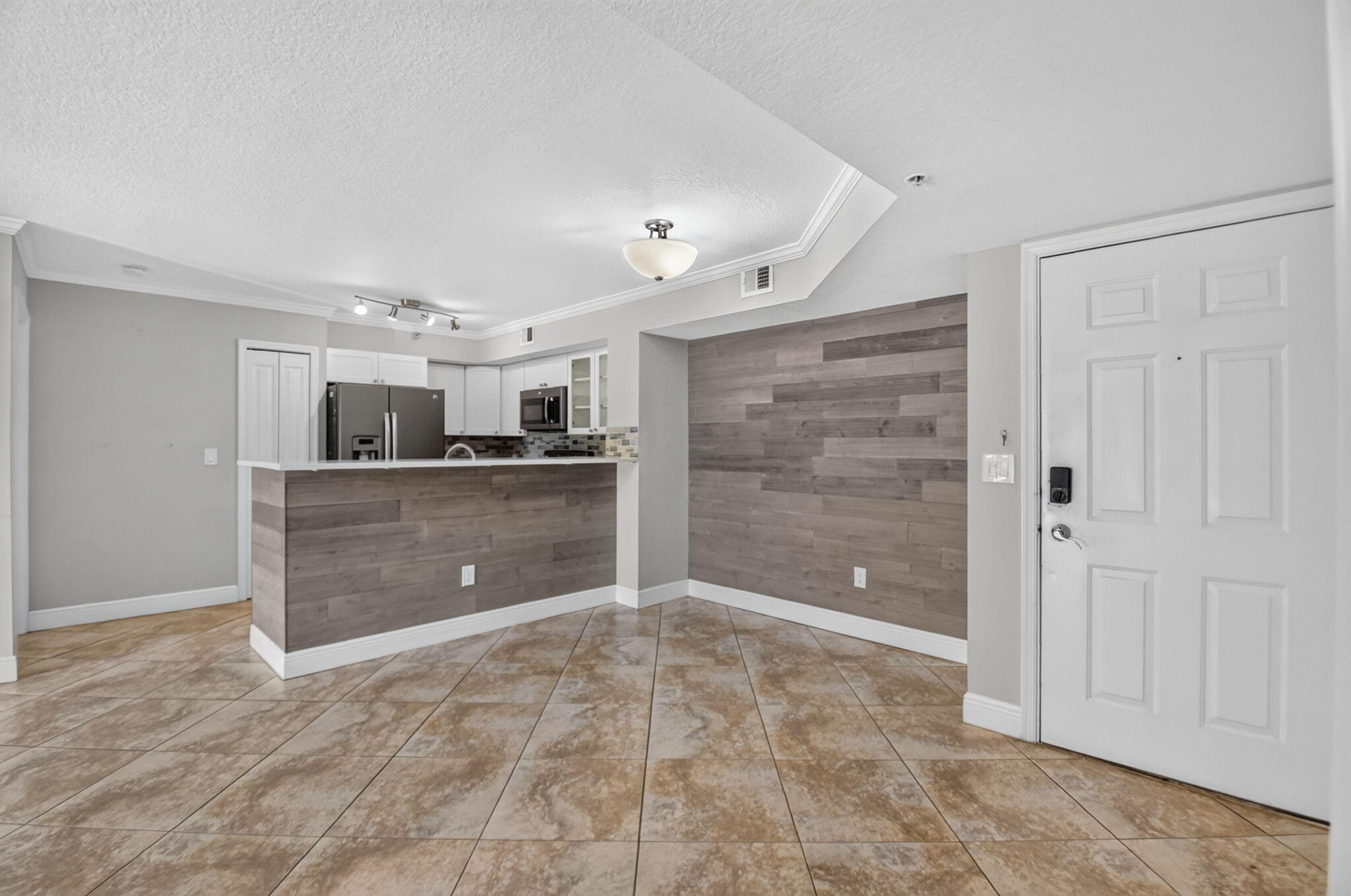 110 YACHT CLUB Way 103