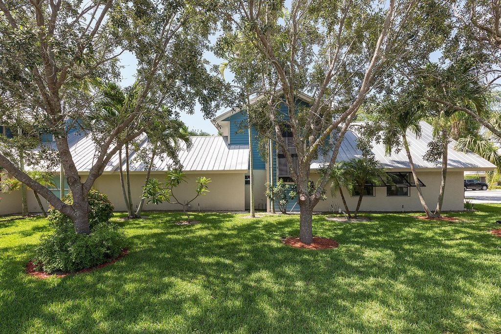 Photo of 125 NE 7th Avenue, Delray Beach, FL 33483 (MLS # B26007501)