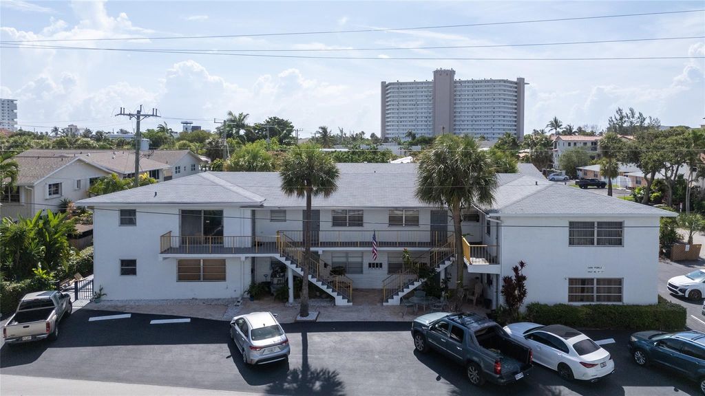 Photo of 1907 NE 4th Street #8, Deerfield Beach, FL 33441 (MLS # F10508559)