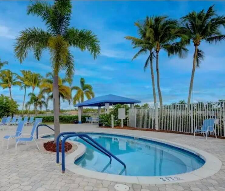 Baywinds / Windjammer Cov - Residential