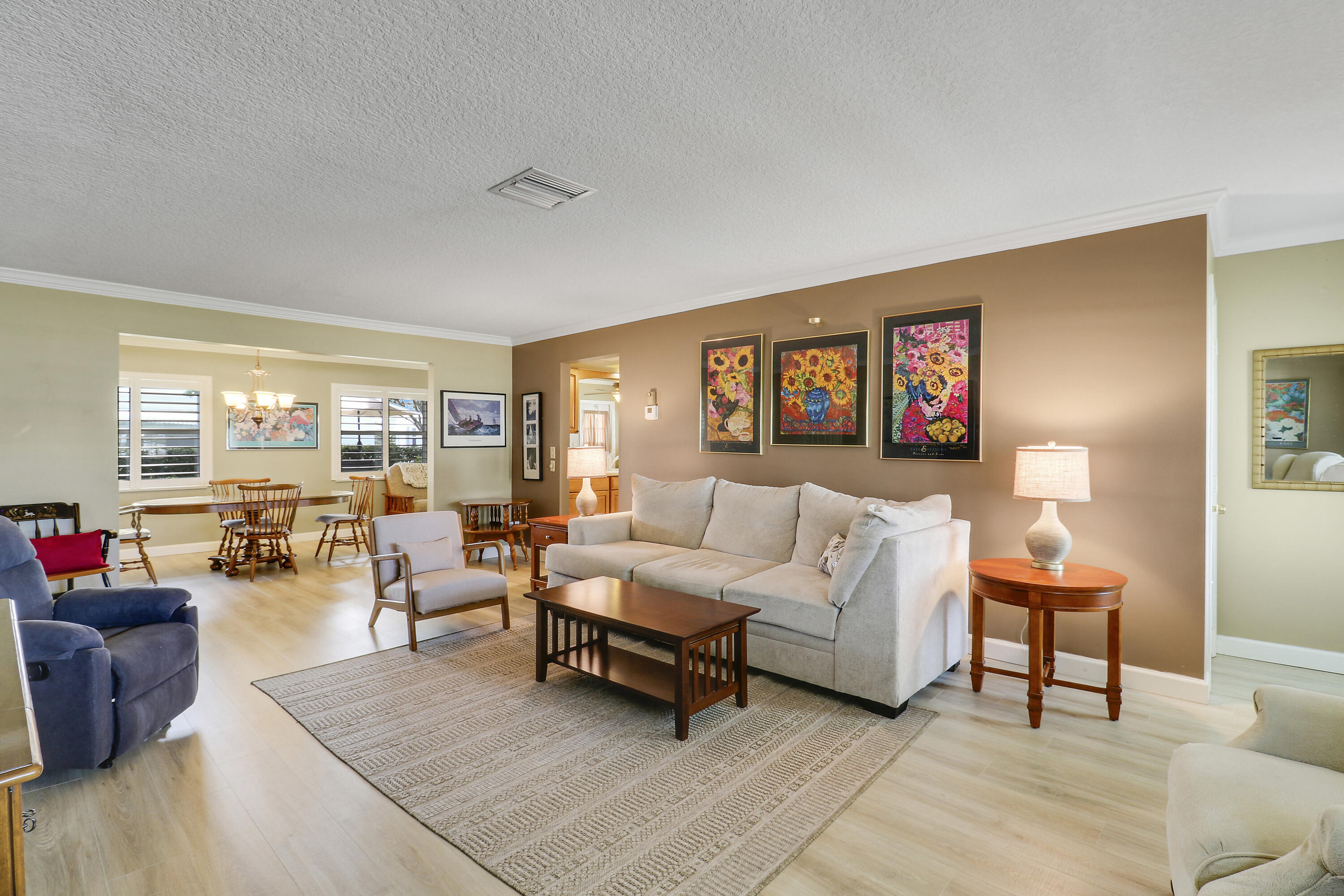 PALM BEACH LEISUREVILLE SEC 2 - Residential