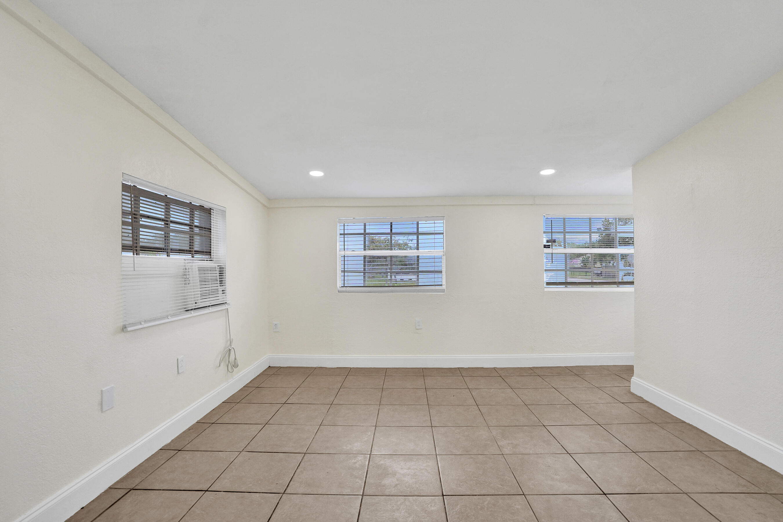 BOULEVARD HEIGHTS SEC 3 - Residential Lease