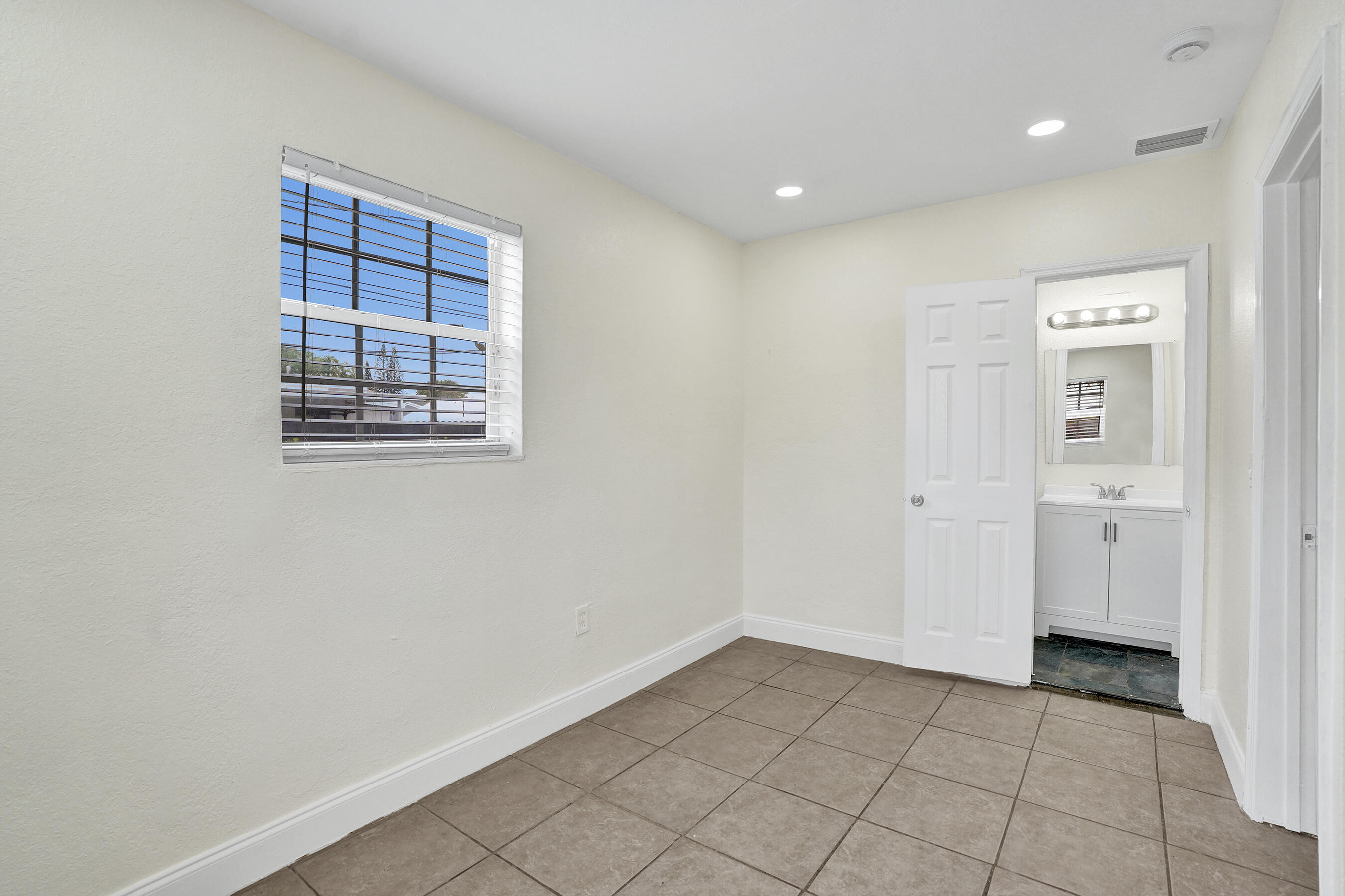 BOULEVARD HEIGHTS SEC 3 - Residential Lease