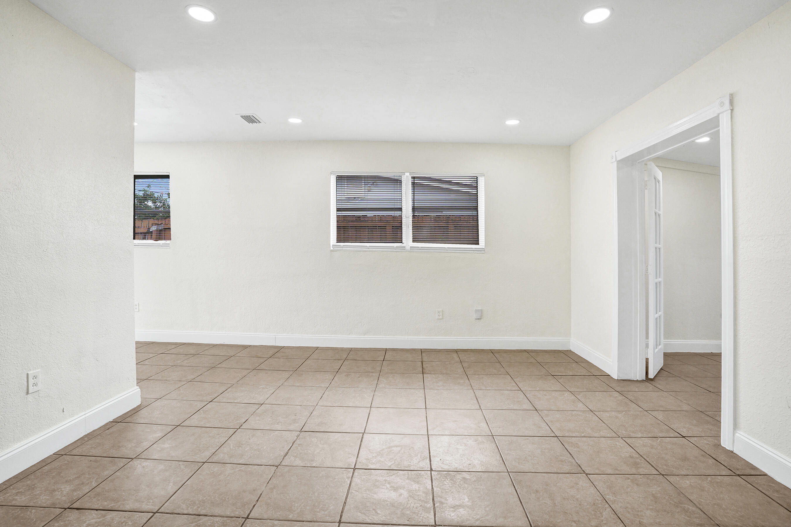 BOULEVARD HEIGHTS SEC 3 - Residential Lease