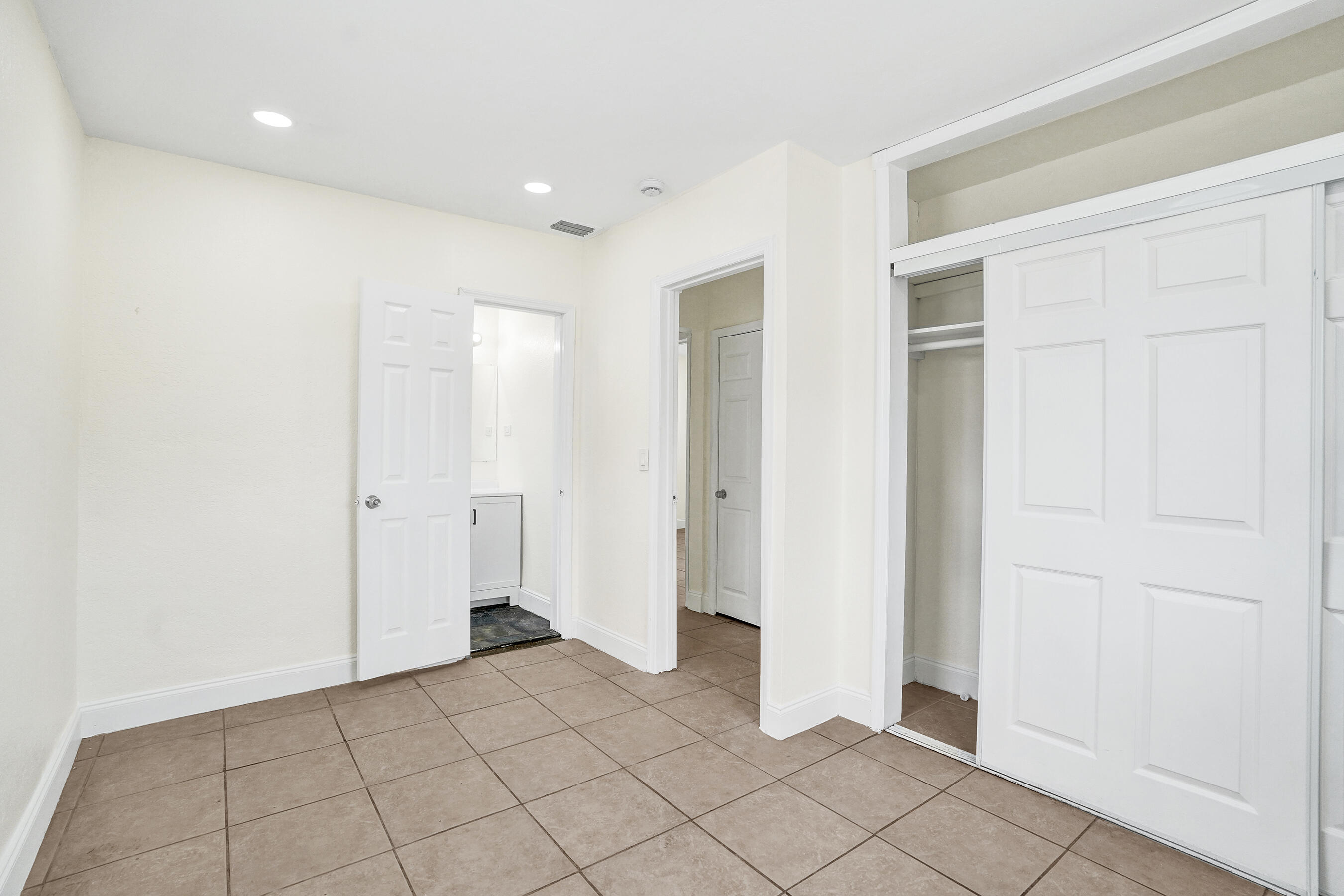 BOULEVARD HEIGHTS SEC 3 - Residential Lease