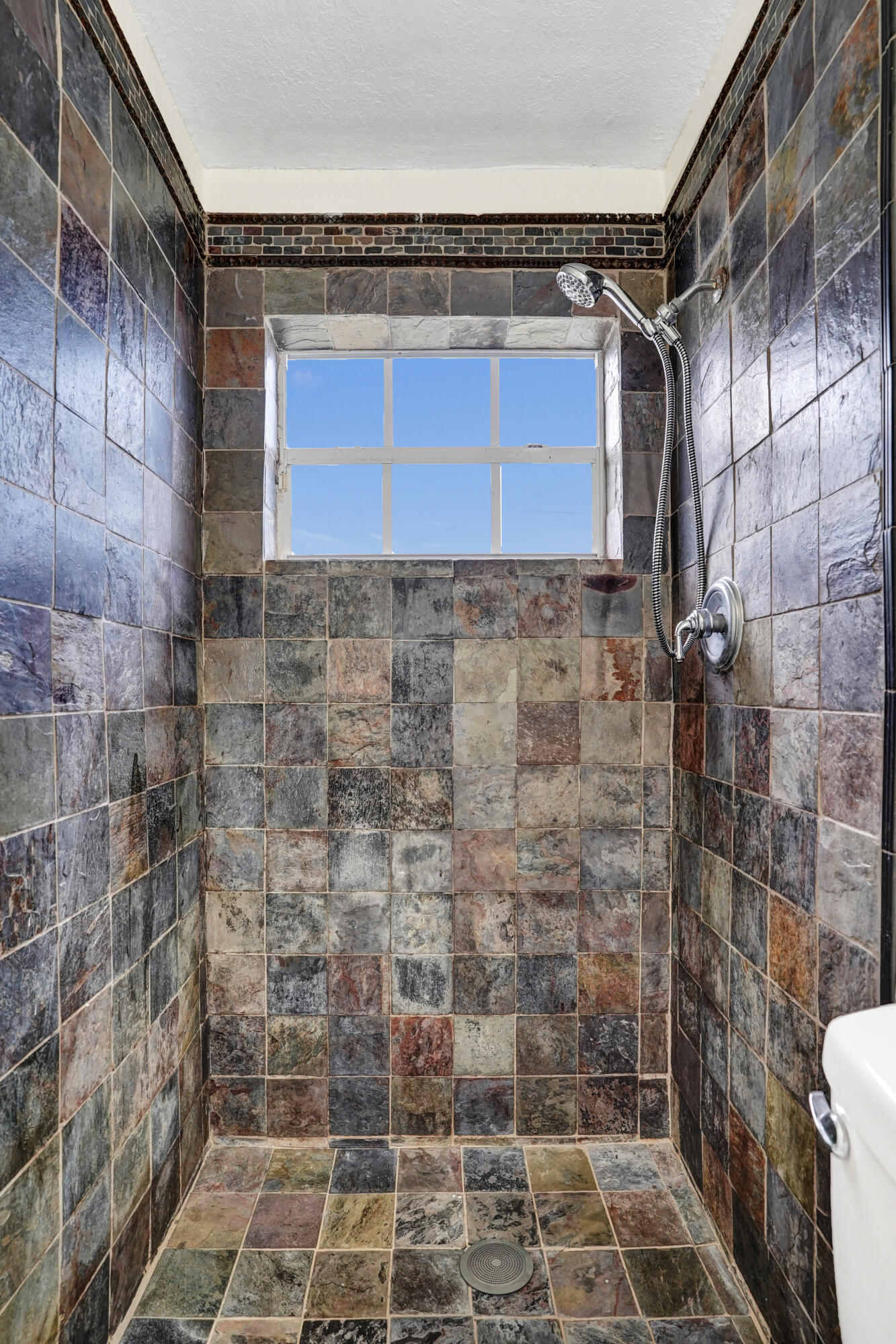 BOULEVARD HEIGHTS SEC 3 - Residential Lease