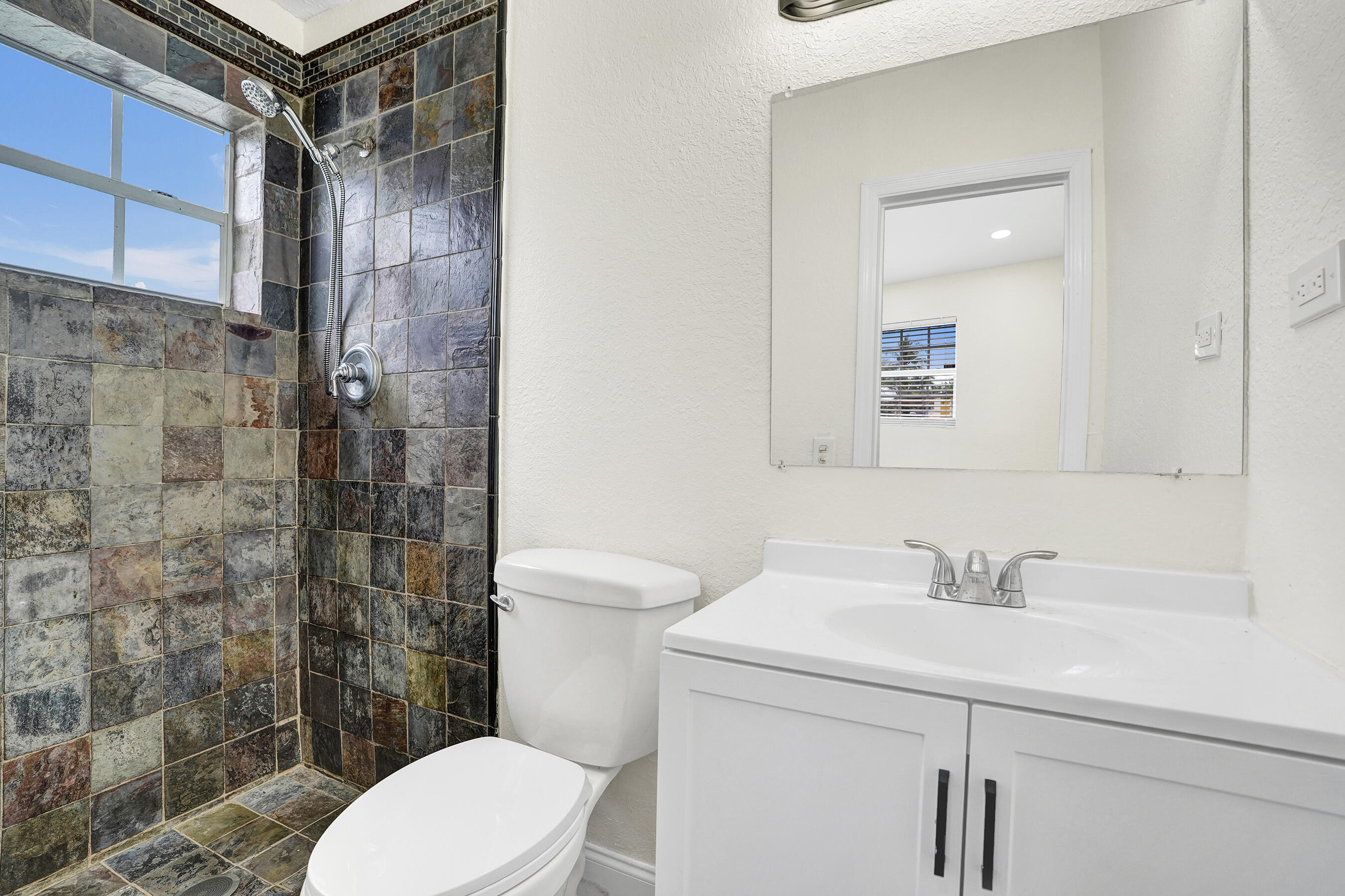 BOULEVARD HEIGHTS SEC 3 - Residential Lease