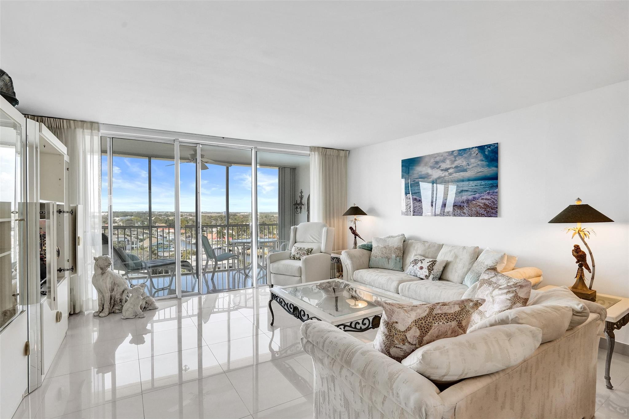 RIVERSIDE TOWERS - Residential