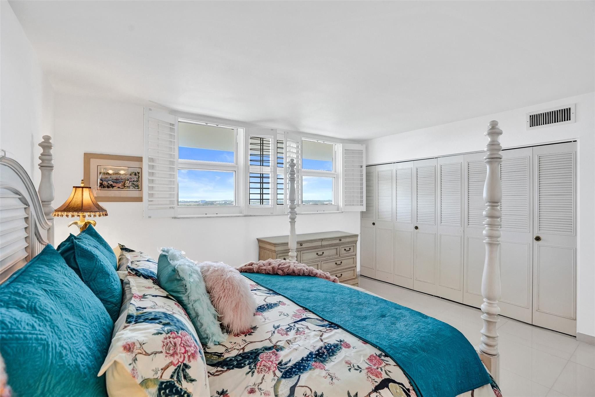 RIVERSIDE TOWERS - Residential