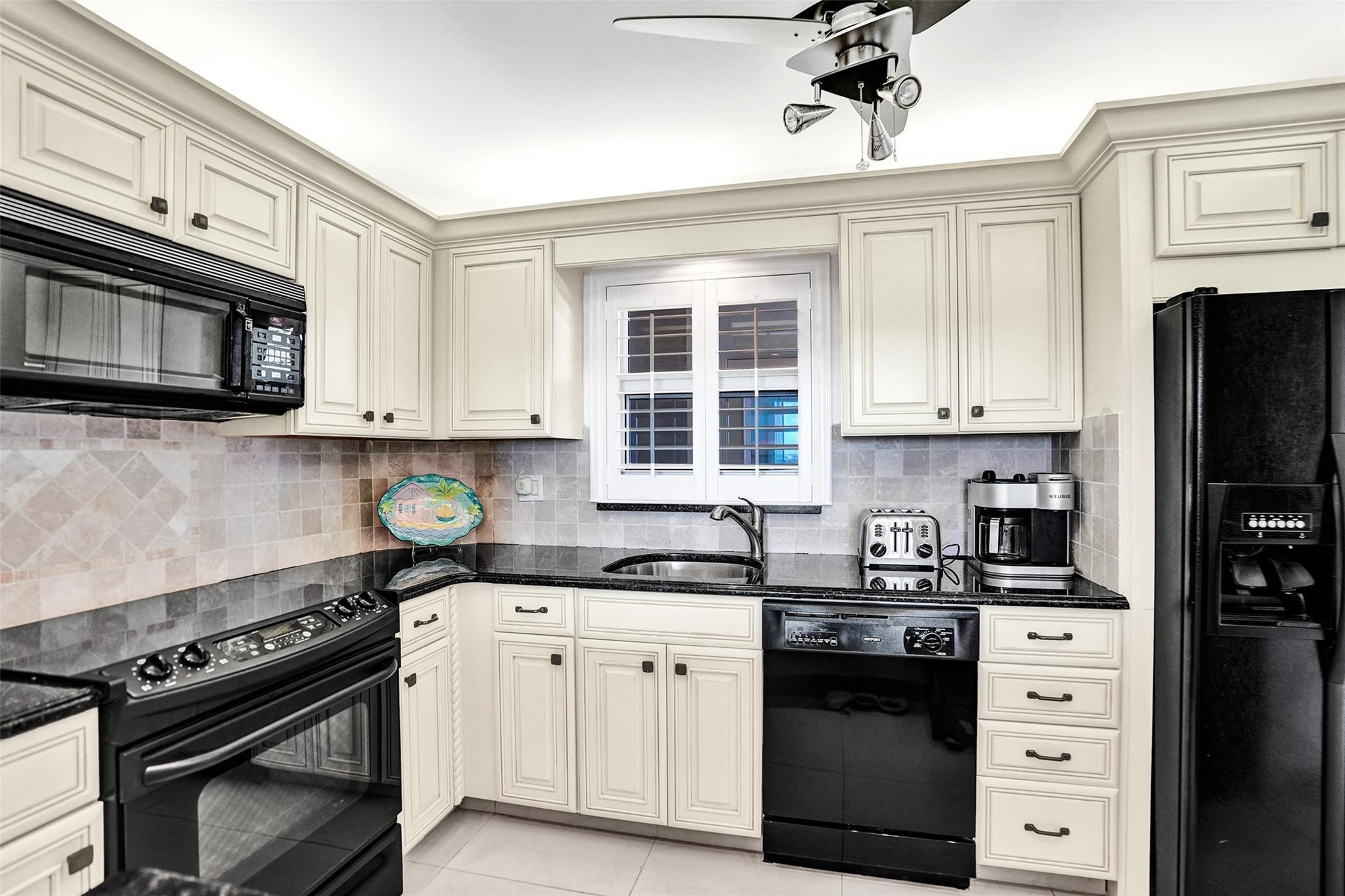 RIVERSIDE TOWERS - Residential