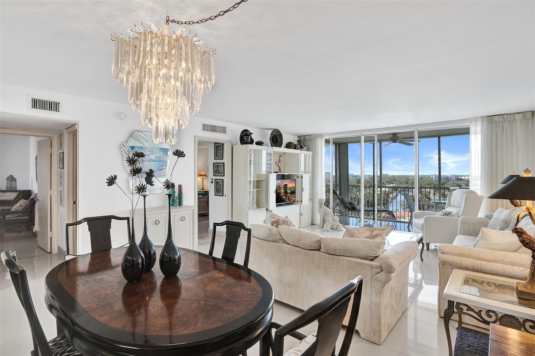 RIVERSIDE TOWERS - Residential