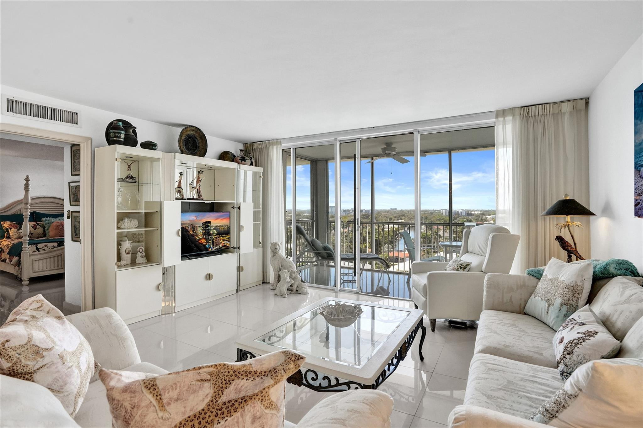 RIVERSIDE TOWERS - Residential