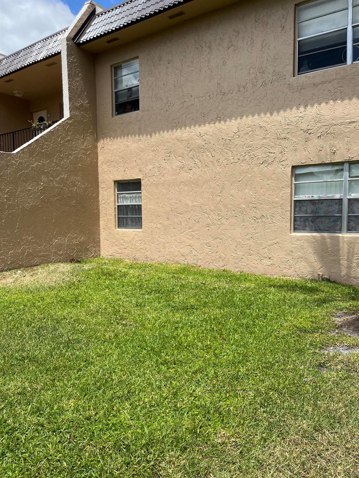 100 Lake Meryl Drive 102