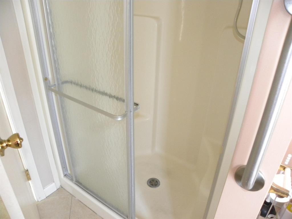 TROPICAL ISLES - Residential