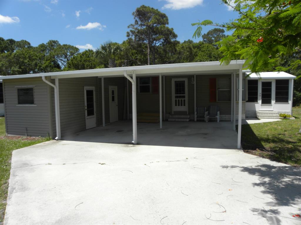 TROPICAL ISLES - Residential