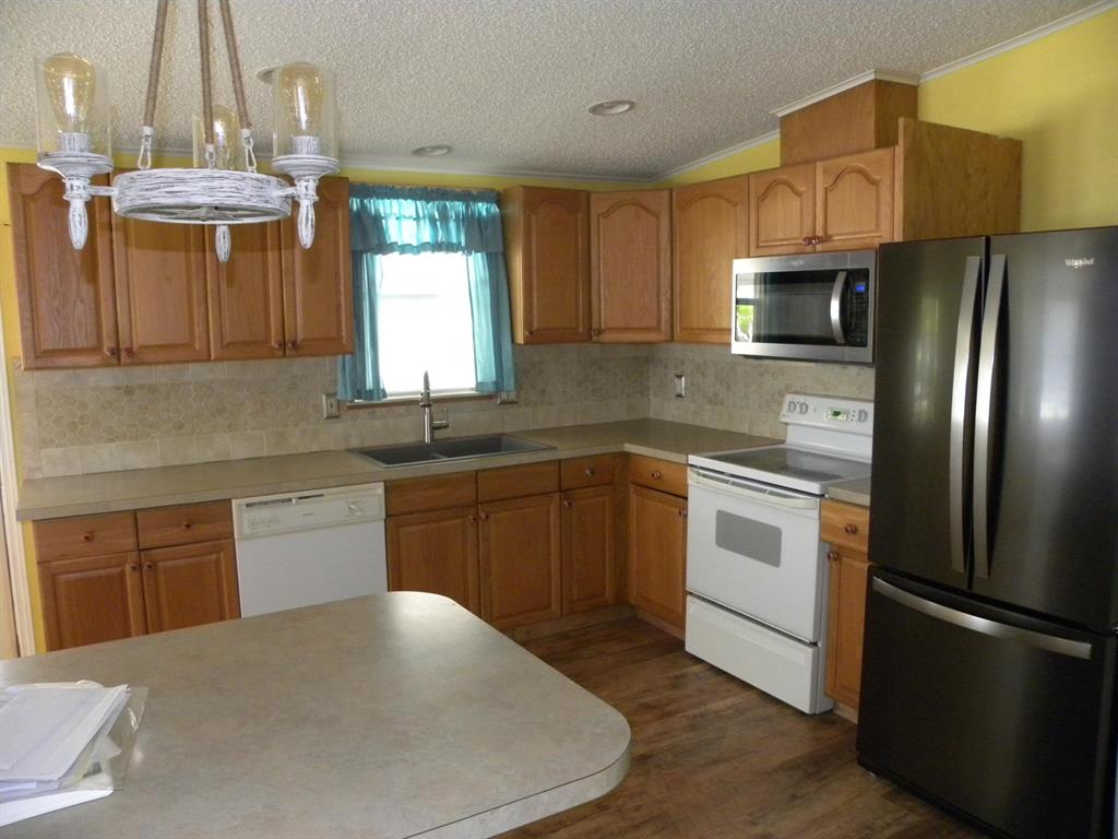 TROPICAL ISLES - Residential