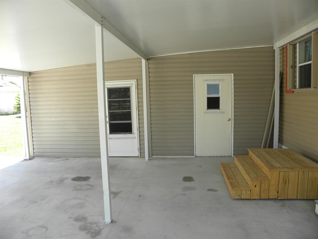 TROPICAL ISLES - Residential