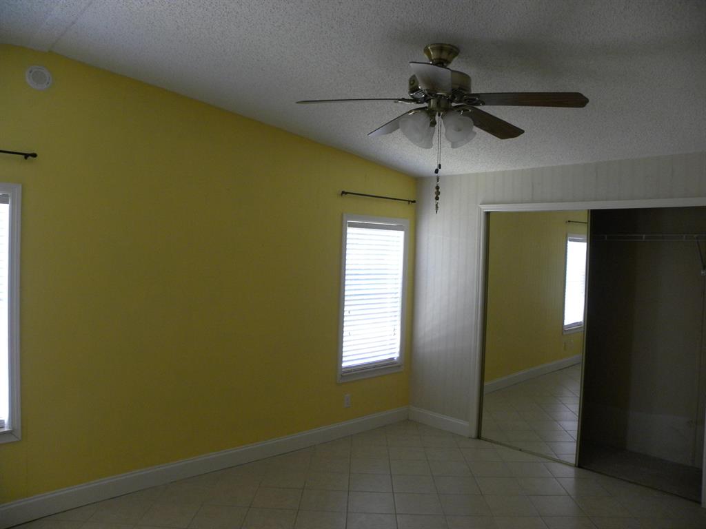 TROPICAL ISLES - Residential