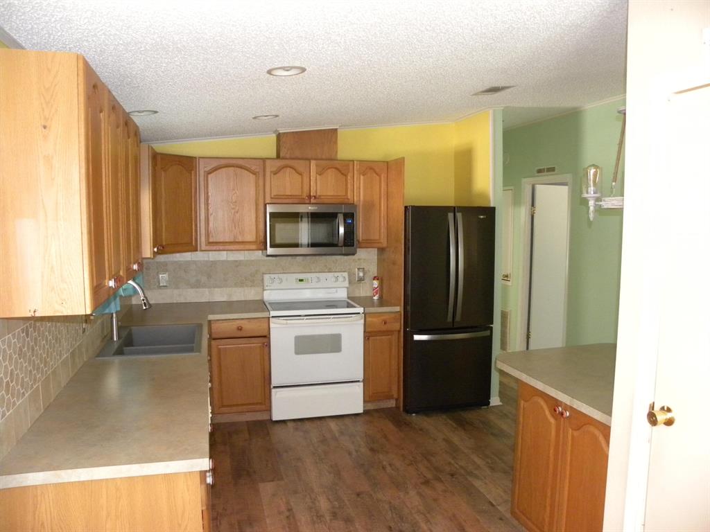 TROPICAL ISLES - Residential