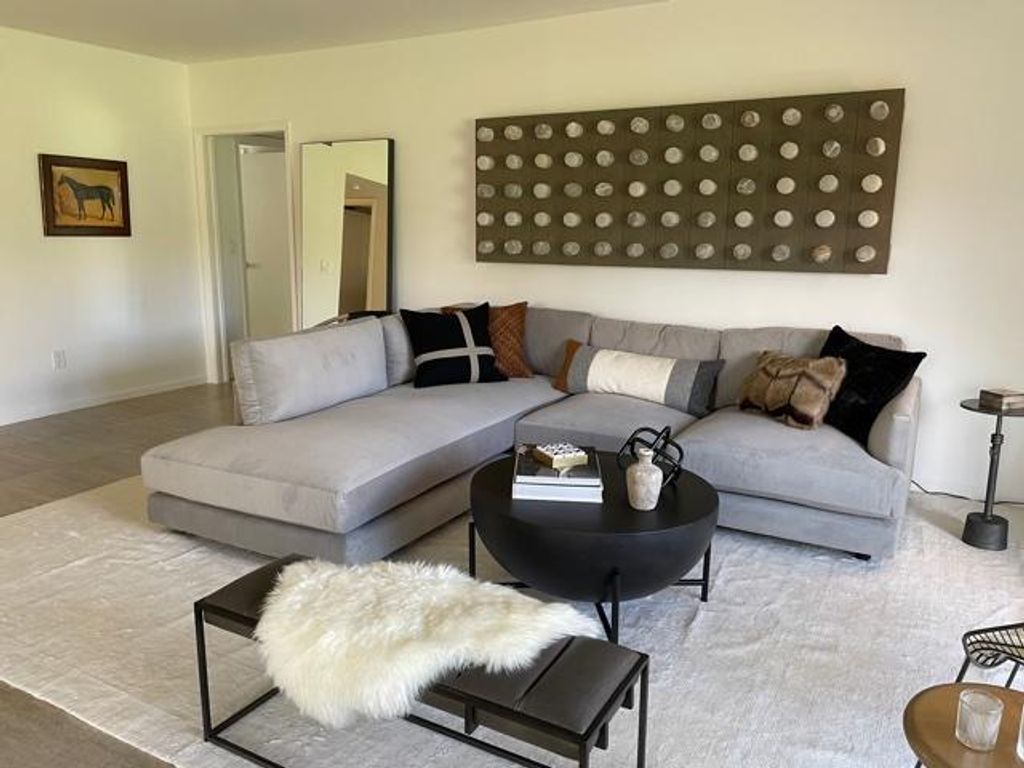 Photo of 13400 Polo Road W, Wellington, FL 33414 (MLS # B26030038)
