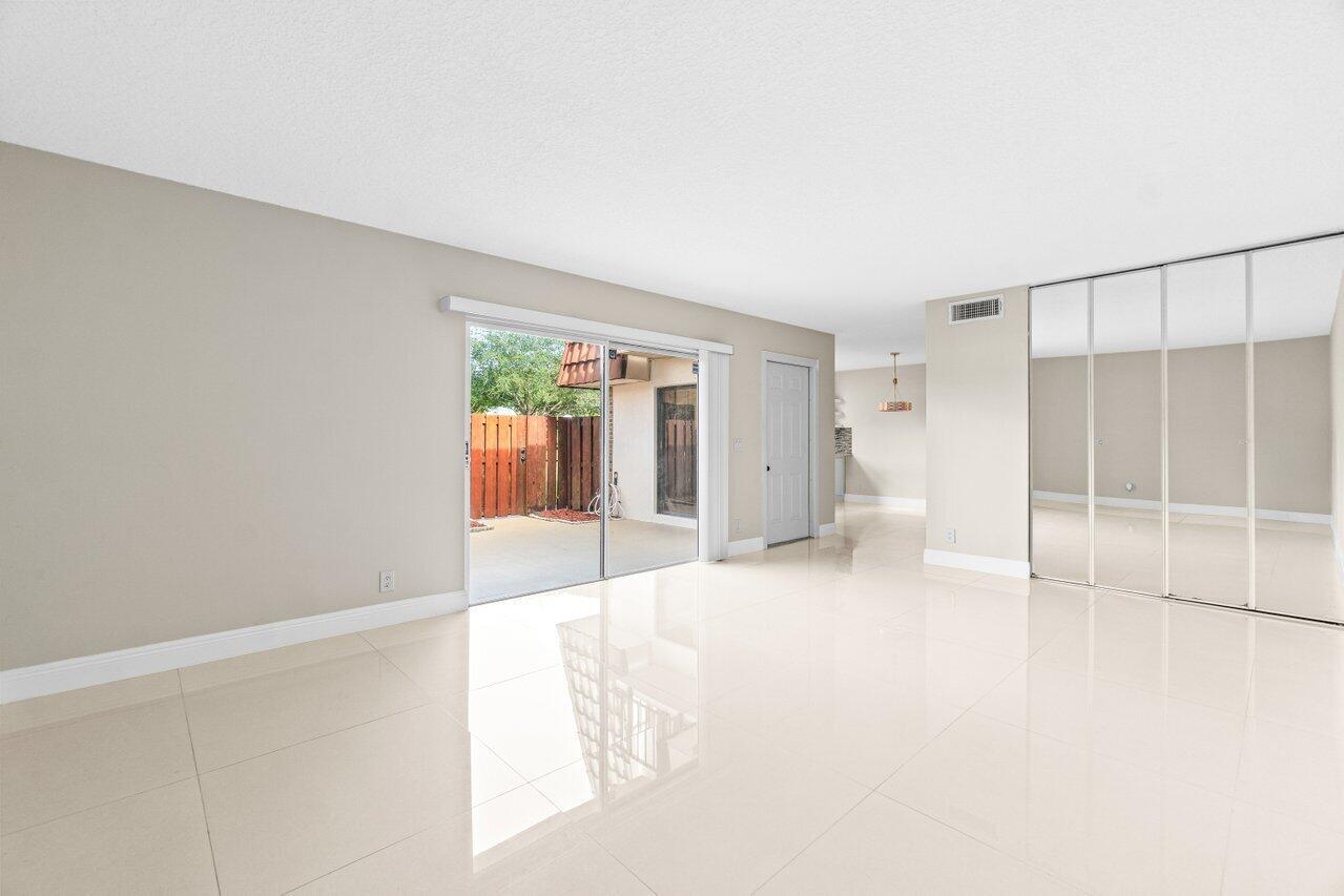 SPANISH WELLS CONDO I - Residential