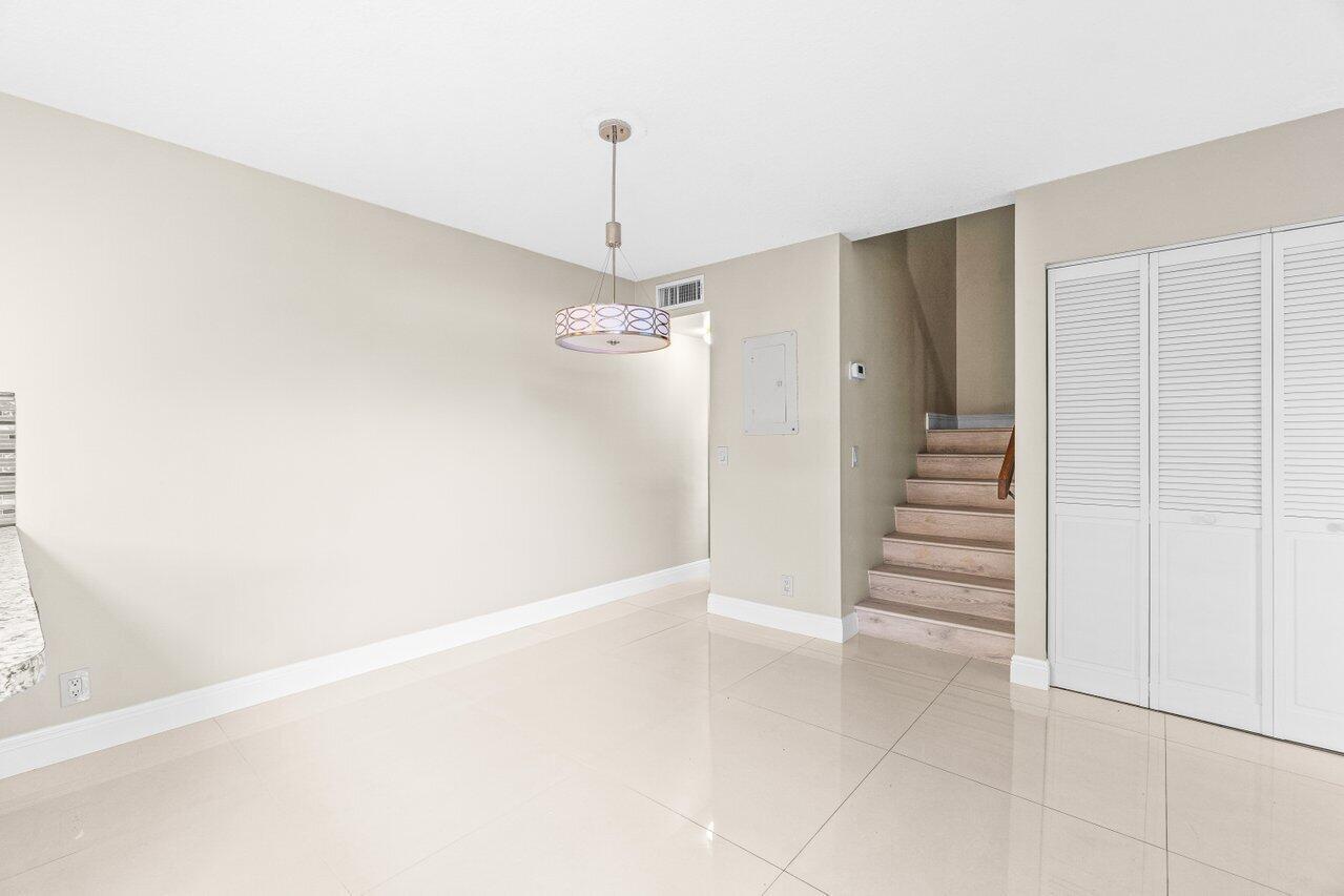 SPANISH WELLS CONDO I - Residential