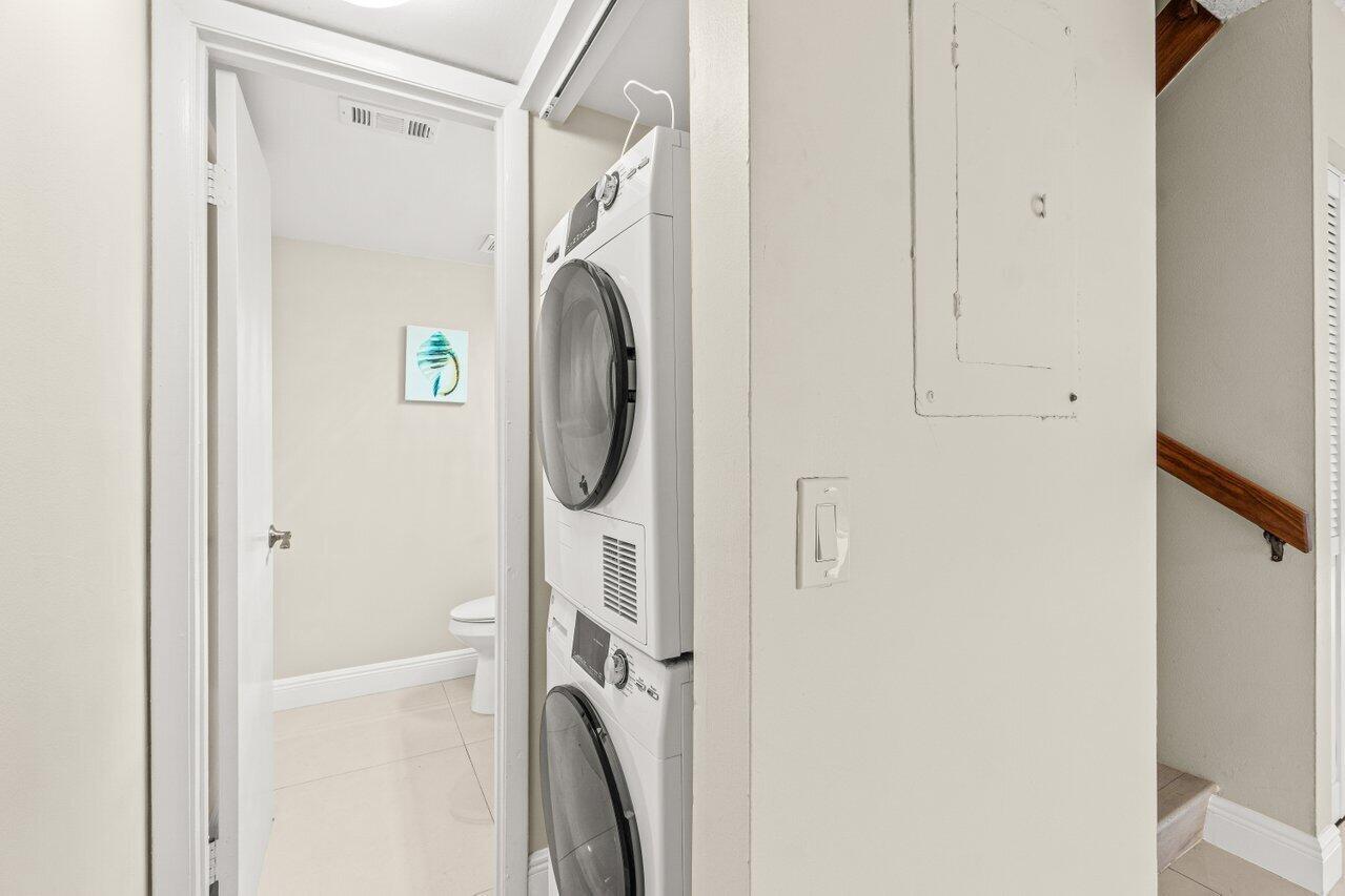 SPANISH WELLS CONDO I - Residential