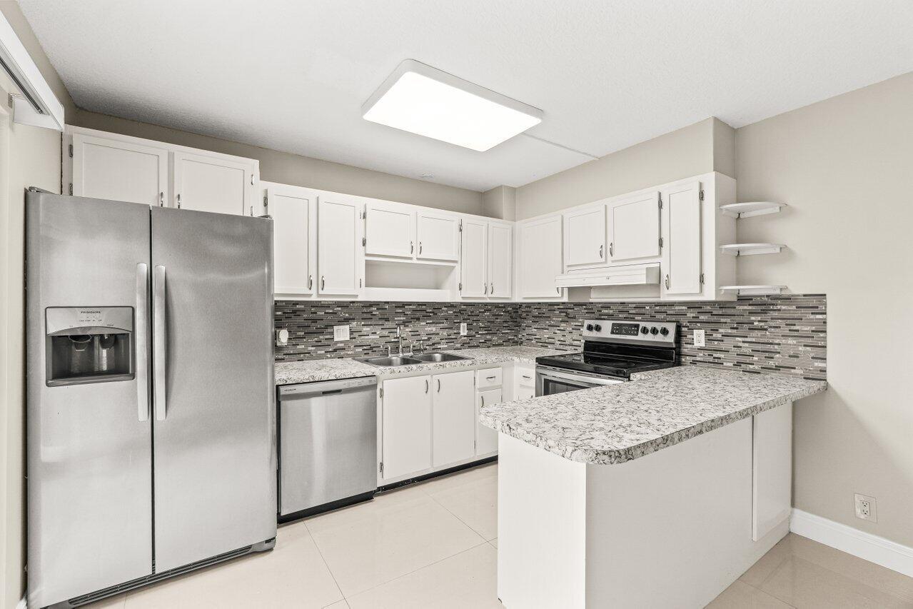 SPANISH WELLS CONDO I - Residential