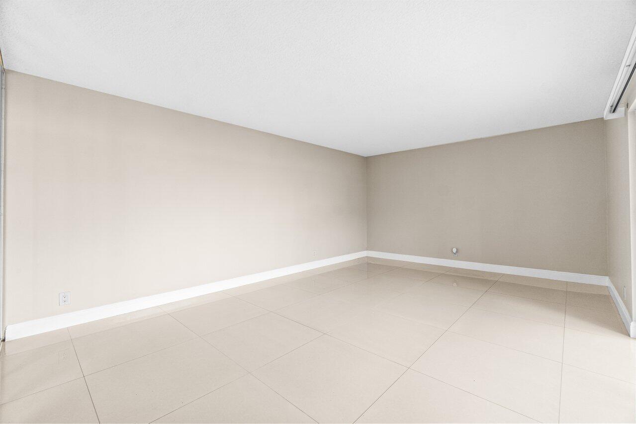 SPANISH WELLS CONDO I - Residential