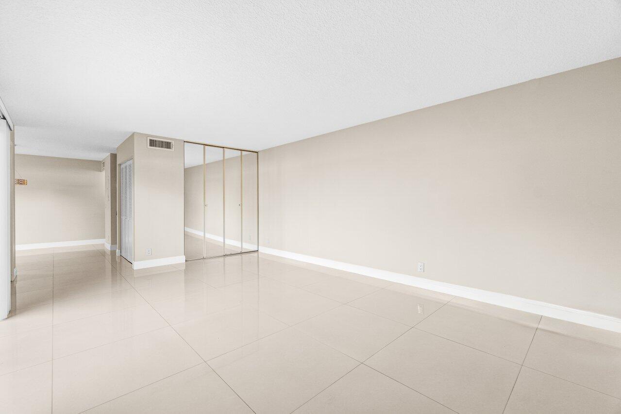 SPANISH WELLS CONDO I - Residential