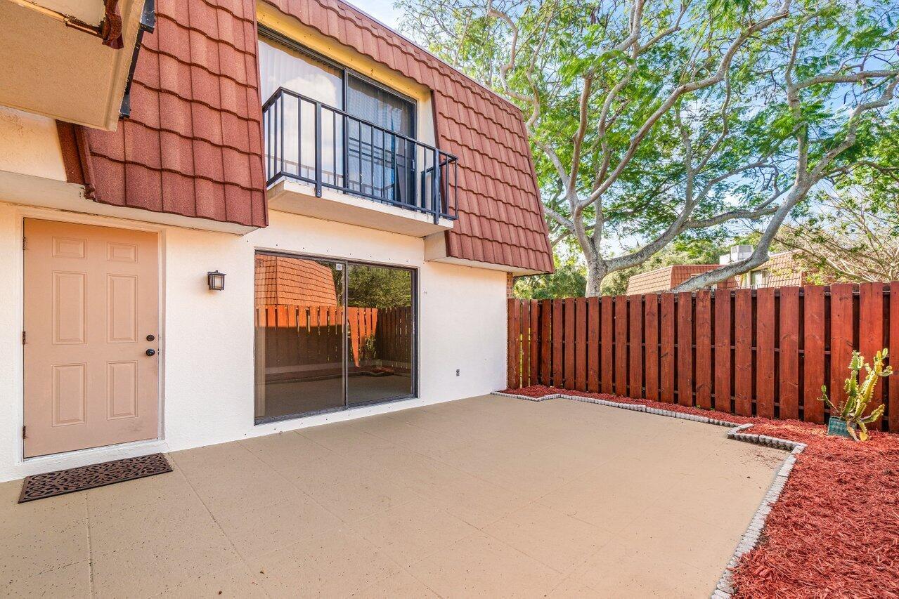 SPANISH WELLS CONDO I - Residential