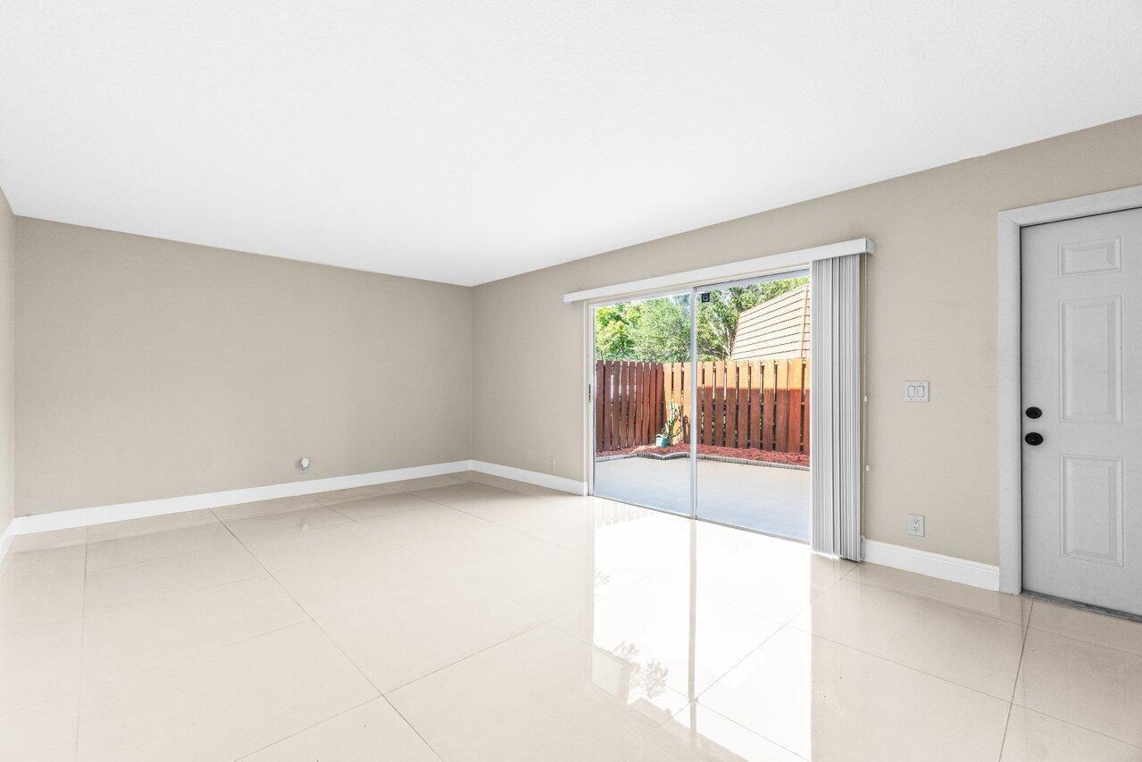 SPANISH WELLS CONDO I - Residential